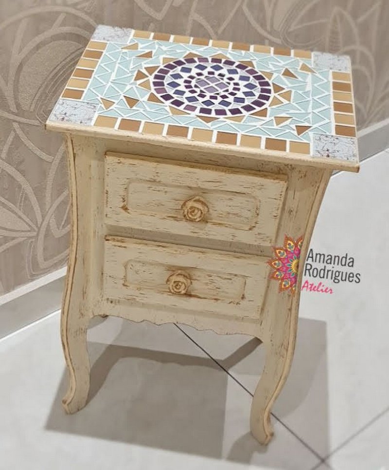 Mesa de Cabiceira